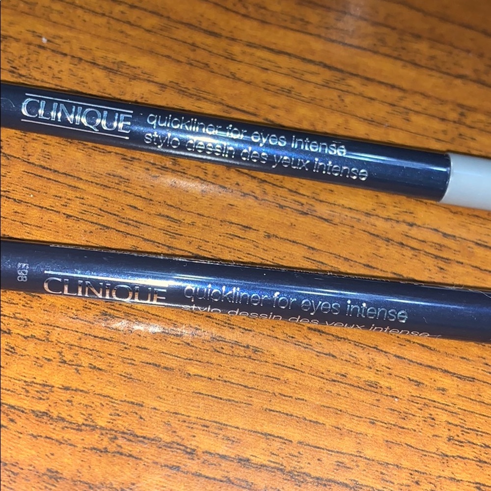2 Clinique quickliner size